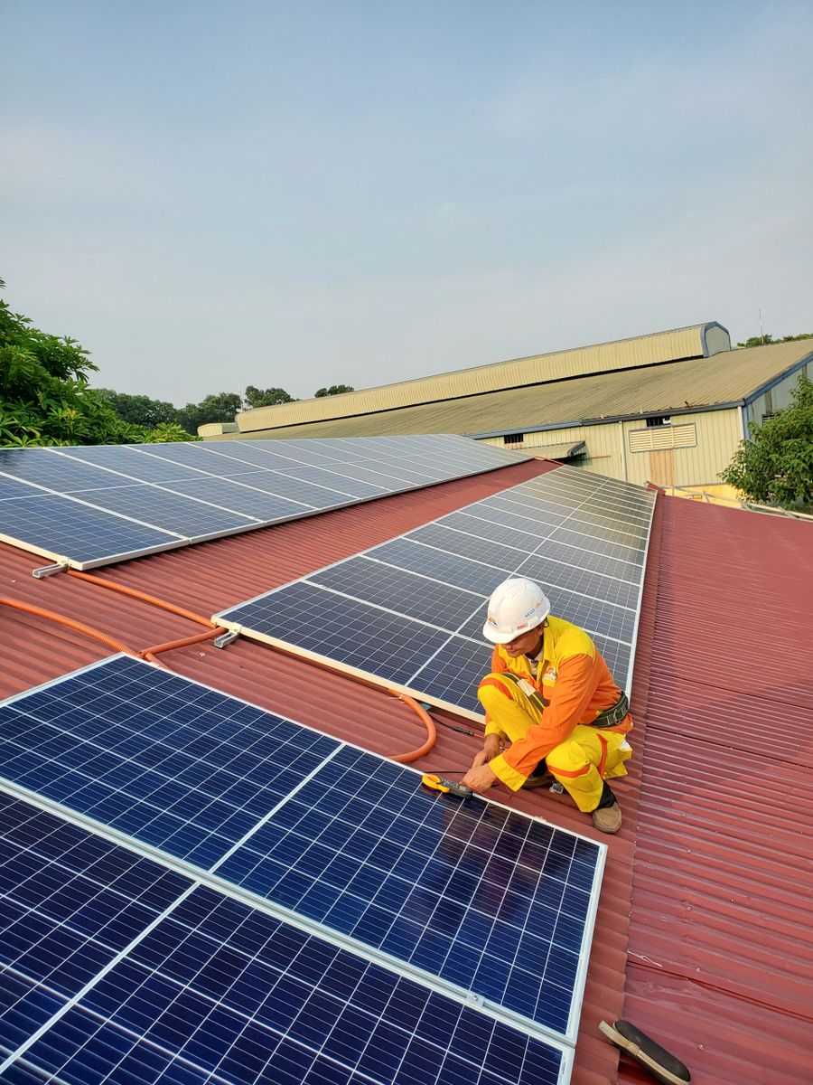 Hybrid solar installation project for a private home