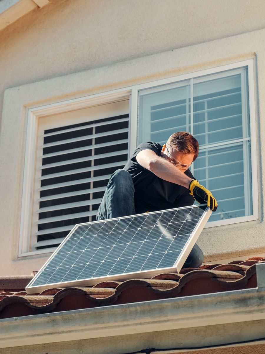 Hybrid solar installation project for a pool villa